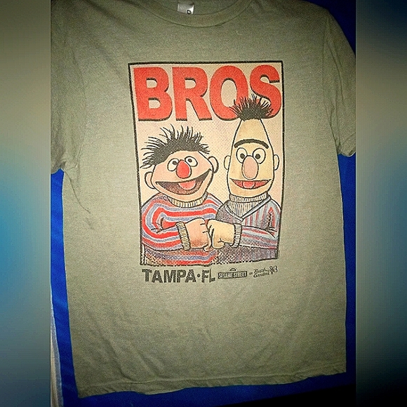 Bert and Ernie t shirt Bertvs - Picture 1 of 1